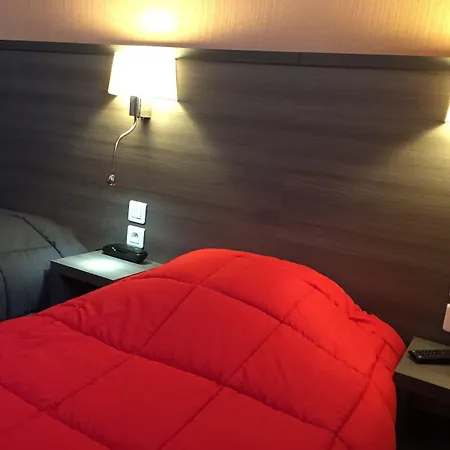 Hotel De L'avenue Tarbes