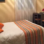 De L'avenue 2* تارْب