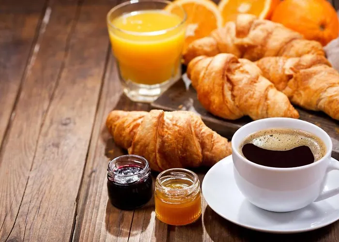 호텔 De L'avenue 2*