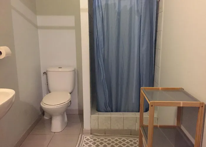 De L'avenue 호텔 2*